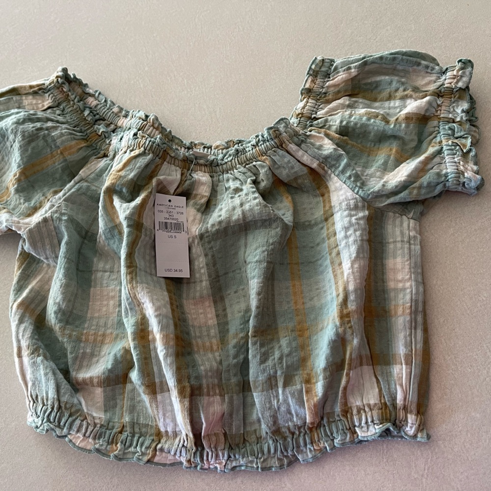 American Eagle crop top